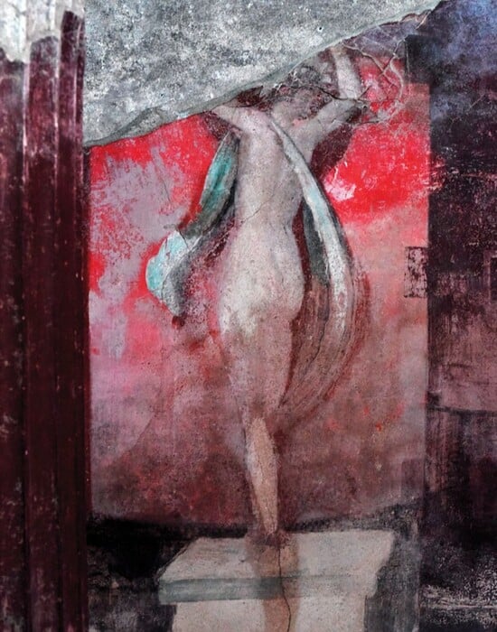 Στην Πομπηία, ένας κόκκινος τοίχος ξαναφέρνει στο φως τα μυστήρια του Διονύσου