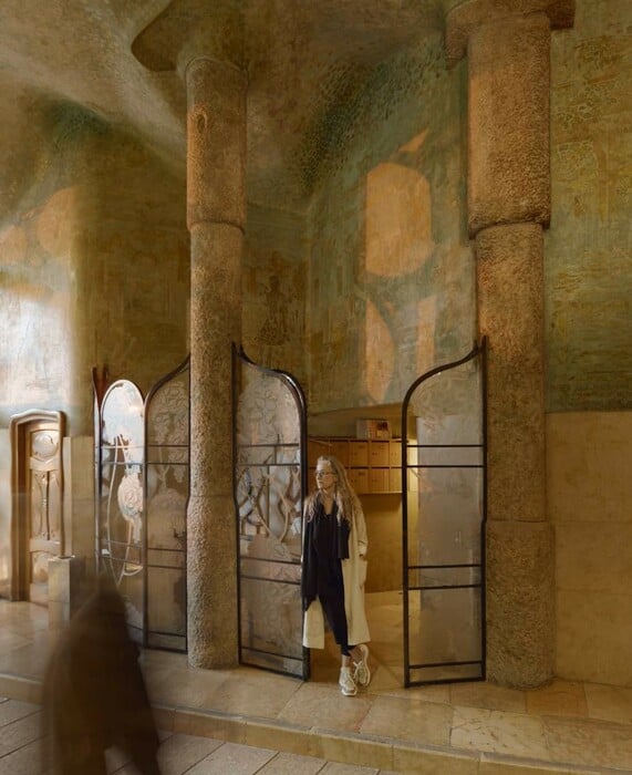 Η τελευταία ένοικος της Casa Milà ζει μέσα στο αριστούργημα του Γκαουντί
