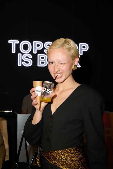 Η TOPSHOP γιορτάζει την επιστροφή της στην Ελλάδα με ένα launch event στην Αθήνα