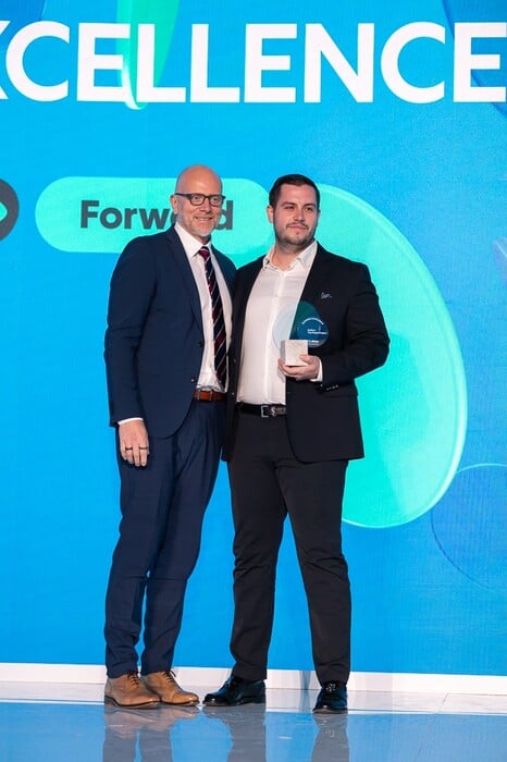 Η Allwyn Hellas γιόρτασε τα 10 χρόνια του προγράμματος Forward με 100 επιχειρήσεις στην οικογένειά του