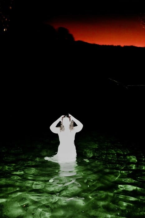 Myriam Boulos: Η φωτογράφος πίσω από τις εικόνες του Harry Styles μιλά για τη Βηρυτό, το σώμα και την επιθυμία