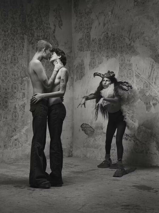 Queer νέοι της Πόλης του Μεξικού φωτογραφίζονται σαν άγιοι, πολεμιστές και μυθικά πουλιά
