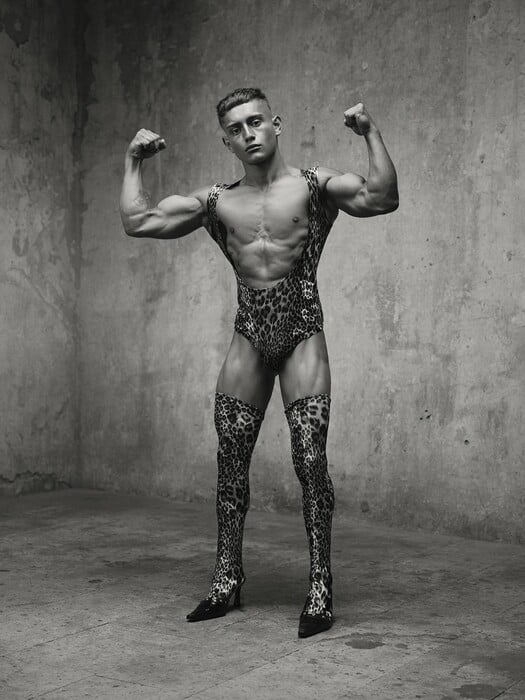 Queer νέοι της Πόλης του Μεξικού φωτογραφίζονται σαν άγιοι, πολεμιστές και μυθικά πουλιά