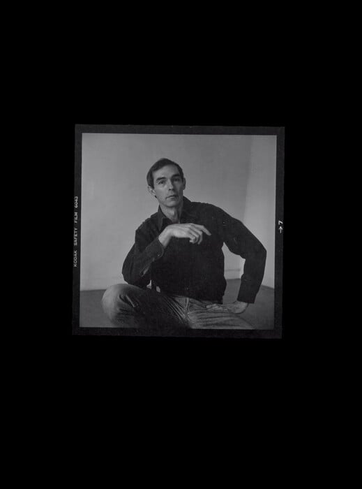 Τα contact sheets του Πίτερ Χούγιαρ δείχνουν τον καλλιτέχνη πριν γίνει μύθος