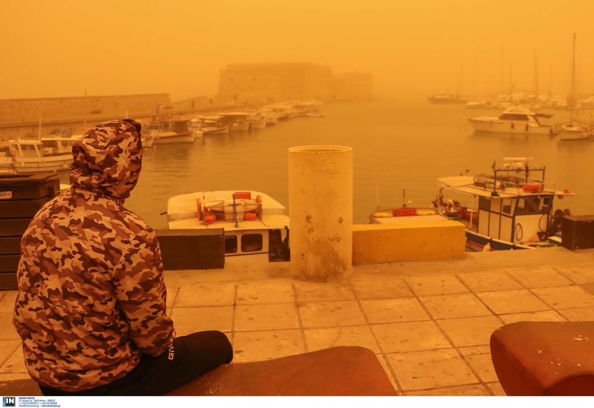 Δείτε τις πρωτοφανείς εικόνες από το Ηράκλειο σήμερα - Η Κρήτη καλύφθηκε  από αφρικανική σκόνη | LiFO