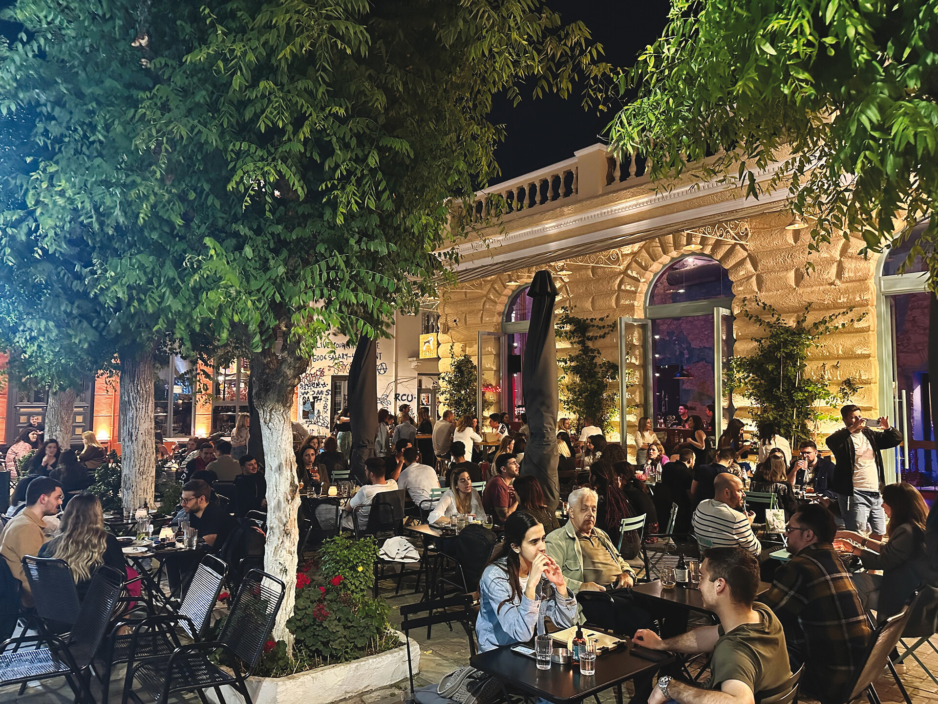 Τράγος: Αυτό το καλοκαίρι, το μοντέρνο καφενείο του Ψυρρή θα έχει και ...