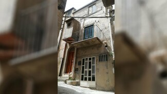 Ha comprato casa in Italia per 1 euro e poi è scoppiata una pandemia: