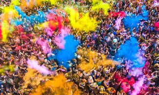 Το φαντασμαγορικό Φεστιβάλ των Χρωμάτων επιστρέφει στο ΟΑΚΑ