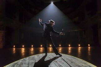 Η αριστουργηματική παράσταση «The Entertainer» με τον Kenneth Branagh, σε απευθείας μετάδοση από το θέατρο Garrick
