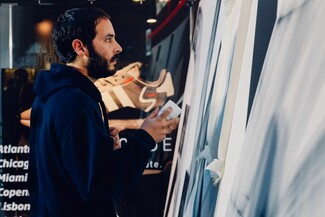 NITE JOGGER | Όλα όσα ζήσαμε στο event που αποθέωσε το σκοτάδι