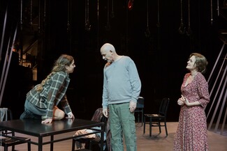 Εντυπώσεις από την παράσταση «Ψηλά από τη γέφυρα» στο Εθνικό