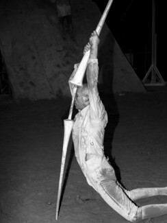 Αποκλειστικό: Οι πρώτες φωτογραφίες του «Δον Κιχώτη» με τον Άρη Σερβετάλη
