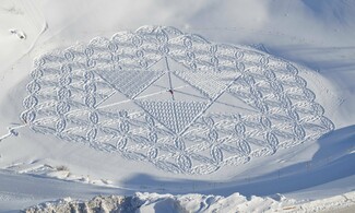 Ένας καλλιτέχνης περπάτησε 32χλμ στο χιόνι για να δημιουργήσει αυτό το επικό αφιέρωμα στο Game of Thrones