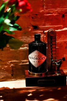 12+1 highlights από τα πιο αναπάντεχα Χριστούγεννα με το Hendrick's gin!