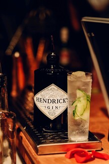 12+1 highlights από τα πιο αναπάντεχα Χριστούγεννα με το Hendrick's gin!