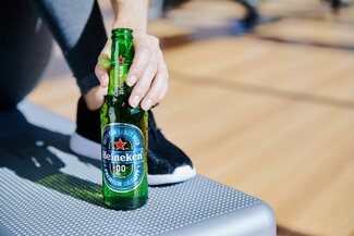 4 περιστάσεις που δεν μπορείς να πιεις αλκοόλ, αλλά μπορείς να πιεις... μπίρα και δη Heineken 0.0!