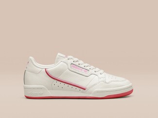 Τι λέει για σένα το χρώμα των sneakers σου;