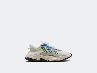 OZWEEGO: Πώς να φορέσετε το sneaker trend των '90s