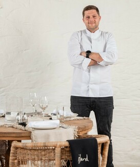 Ο head chef του 7 Food Sins στα Gastronomy Wednesdays του Ιsland