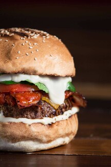 Το «Μπαρ Μπεε Κιου» δίνει ραντεβού με τους burger lovers της Αθήνας στο Burger Fest