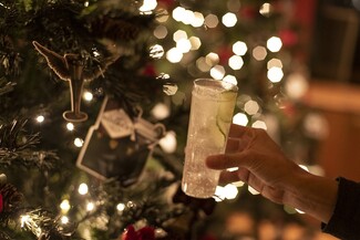 To Hendrick's gin μας καλεί και φέτος στο πιο ασυνήθιστο Xmas party