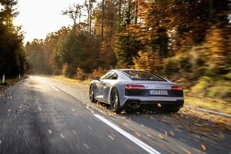 Αυτό είναι το «εκρηκτικό» Audi R8 V10 RWD Coupé