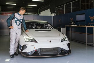 Το ξεχωριστό CUPRA e-Racer βρίσκεται σε καλά χέρια