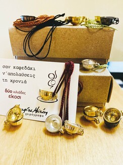 «Χειρόγραφα κοσμήματα»: Οι δημιουργίες της Μαργαρίτας Μεϊτάνη γίνονται ιδιαίτερα γιορτινά δώρα