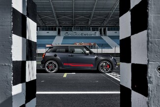 Αυτό είναι το «εκρηκτικό» νέο MINI John Cooper Works GP