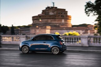 Το Fiat 500 μας καλωσορίζει στην ηλεκτρική εποχή