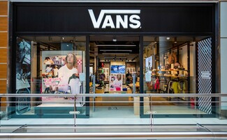 Το ανανεωμένο κατάστημα της Vans στο The Mall Athens υπόσχεται μία εμπειρία βγαλμένη από την Καλιφόρνια του '66