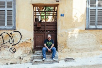 Το ντοκιμαντέρ "Εδώ δεν υπάρχει άσυλο" θα σου θυμίσει γιατί αγαπούσες τα συγκροτήματα των 80's
