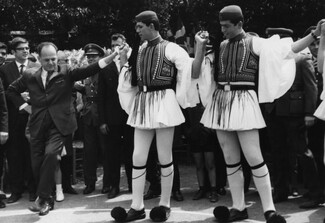 Αντί να καταργήσει τις παρελάσεις, ο ΣΥΡΙΖΑ τις ψιλο-χουντοποίησε;
