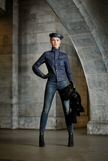 Denim-on-denim: Η τάση που επιστρέφει από τα 00s πιο cool από ποτέ