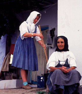 Γυναίκες στη νησιωτική και επαρχιωτική Ελλάδα του '60 και του '70