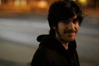 Aaron Swartz. 'Οταν μια ιδιοφυία σπρώχνεται στην άβυσσο.