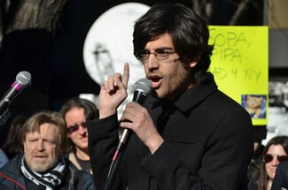 Aaron Swartz. 'Οταν μια ιδιοφυία σπρώχνεται στην άβυσσο.