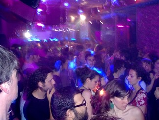 Οι Amateurboyz επιστρέφουν στη θρυλική ρώσικη ντίσκο
