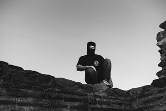 7 ελληνικά brands παρουσιάζουν τα πιο ιδιαίτερα t- shirts των συλλογών τους
