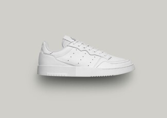 Τα sneakers που θα ολοκληρώσουν ιδανικά τα καλοκαιρινά looks, ανεξαρτήτως στυλ και φύλου