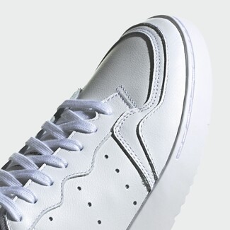 Mε αυτά τα sneakers θα πας από το κέντρο της πόλης μέχρι το beach bar