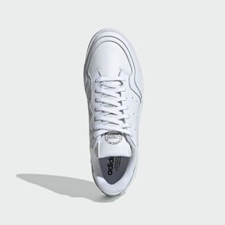 Mε αυτά τα sneakers θα πας από το κέντρο της πόλης μέχρι το beach bar