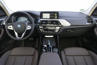 BMW iX3 εσωτερικό