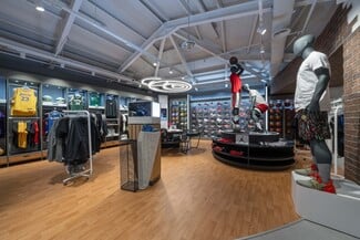 Στο νέο flagship κατάστημα INTERSPORT τα σπορ συναντούν την τεχνολογία