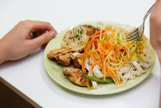 Ανακαλύψαμε τον τρόπο για να τρώτε υγιεινά κάθε μέρα της εβδομάδας χωρίς να μαγειρεύετε