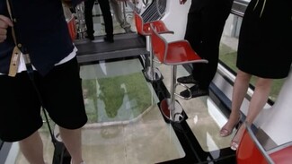 Πρεμιέρα στην Κίνα για το τρένο - «πάντα» με το γυάλινο δάπεδο