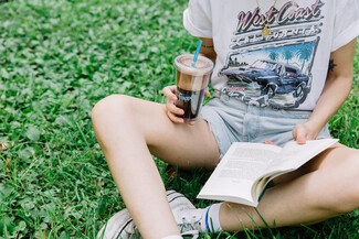 «Κάνε το καλοκαίρι σου να μετράει»: Αντί για το γραφείο, πιες τον καφέ σου κοντά στη φύση