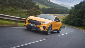 Mε «νότες» βενζίνης και...αλόγου το άρωμα Mach-Eau της Ford