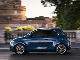 Fiat 500 full electric: Γιόγκα μέσα στην κυκλοφορία