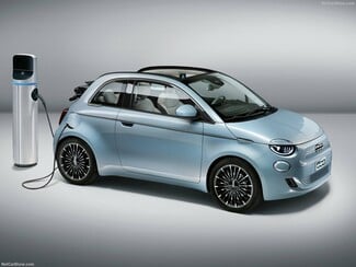 Fiat 500 full electric: Γιόγκα μέσα στην κυκλοφορία